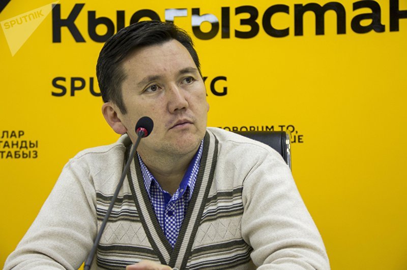 Психолог и инструктор по личной безопасности Ильдар Акбутин во время интервью Sputnik Кыргызстан