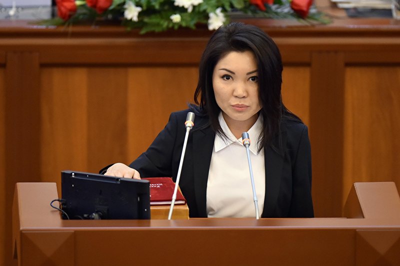 Депутат от фракции СДПК Эльвира Сурабалдиева на первом заседании 6 созыва ЖК. Архивное фото