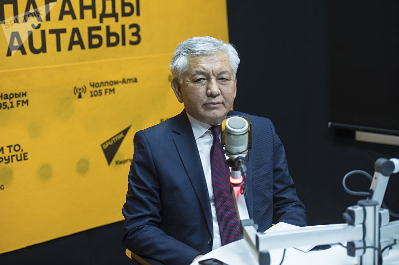 Депутат ЖК, лидер фракции СДПК Иса Омуркулов во время интервью на радиостудии Sputnik Кыргызстан